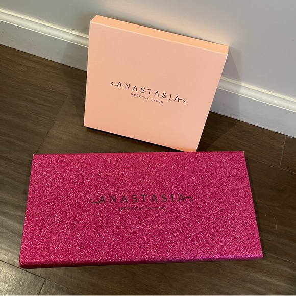NIB Anastasia Limited Edition Liquid Lipstick Vault $100 - Picture 17 of 17